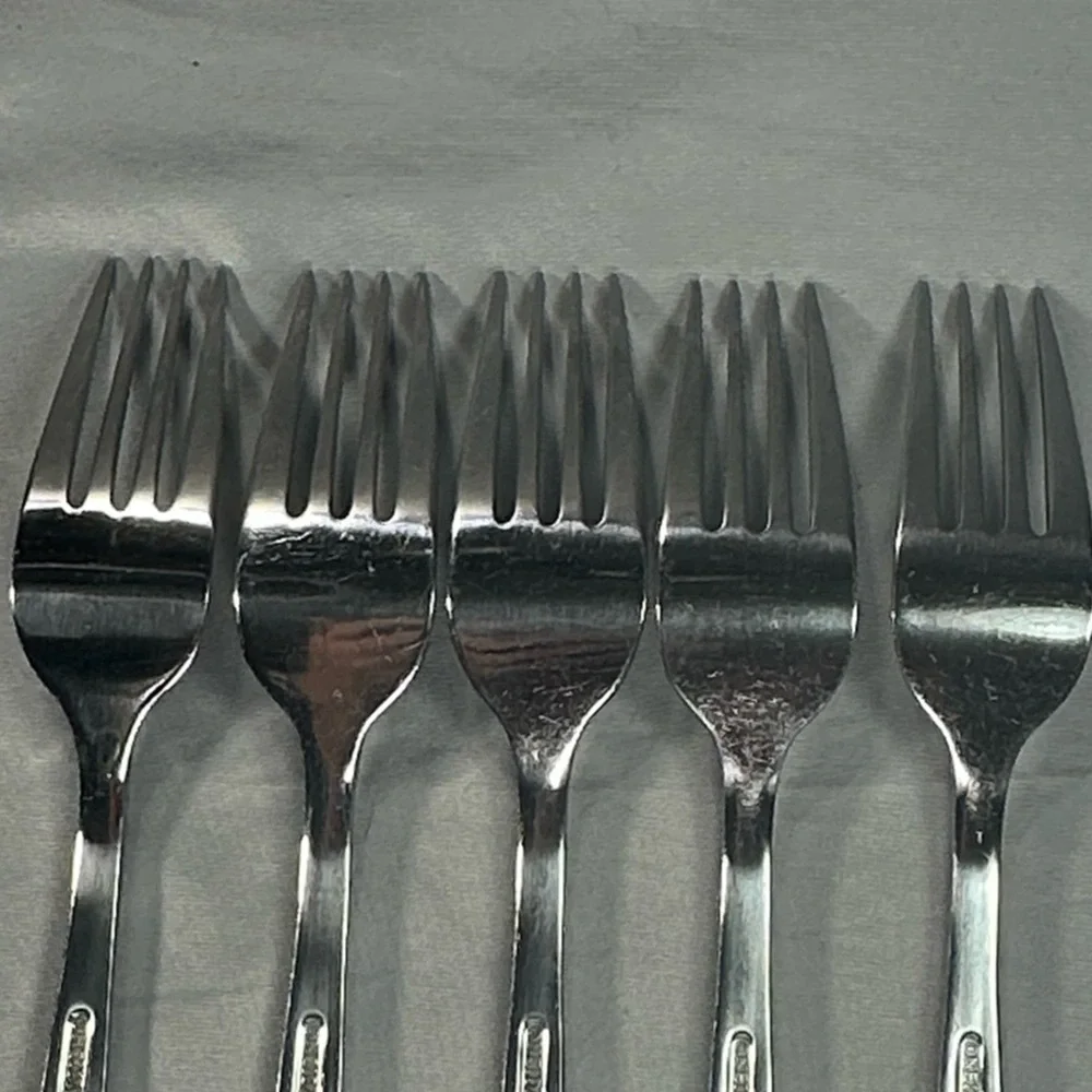 Oneida Satin Lincoln Dinner Forks 7 7/8
